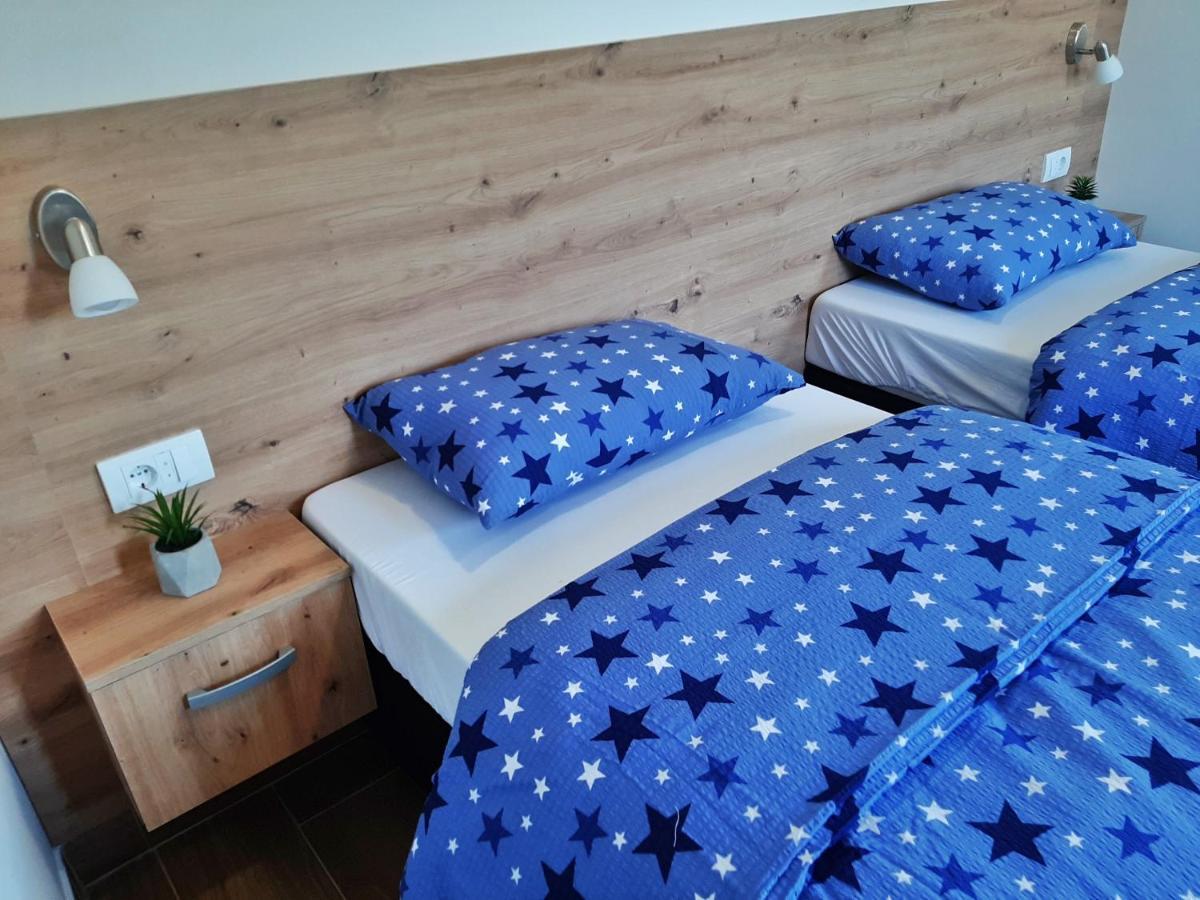 Pool And Villa Splav Dunavac Futog Eksteriør billede
